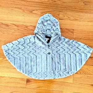 Girls Size 4 Ruby & Bloom Faux Fur Hooded Cape